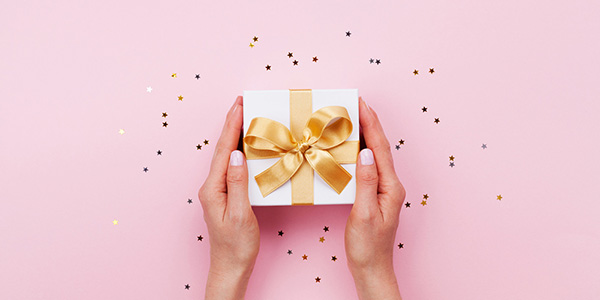 How to Spend Less When Gift Giving