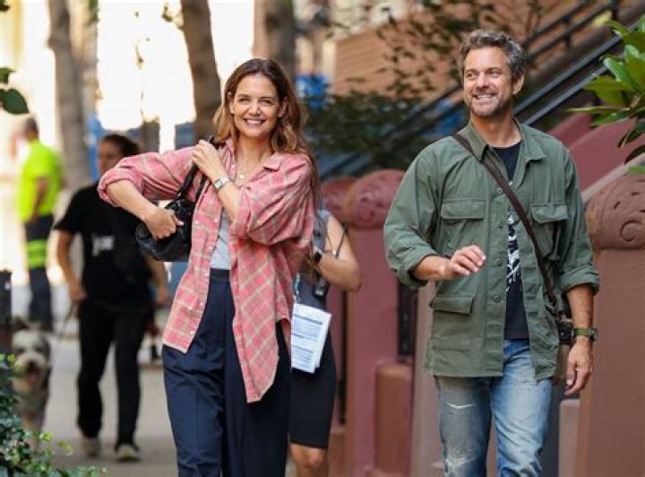 Are Joshua Jackson and Katie Holmes Friends? Exploring Their Relationship