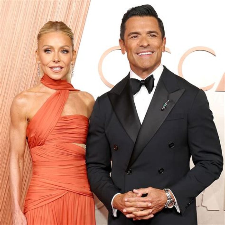 Are Kelly and Mark still married? What is Kelly Ripa’s husband do?
