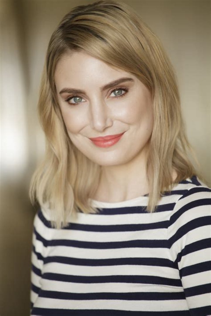 Bree Essrig Bio, Wiki, Age, Height, Family, Dating, Podcast, Valleyfolk, and Net Worth.