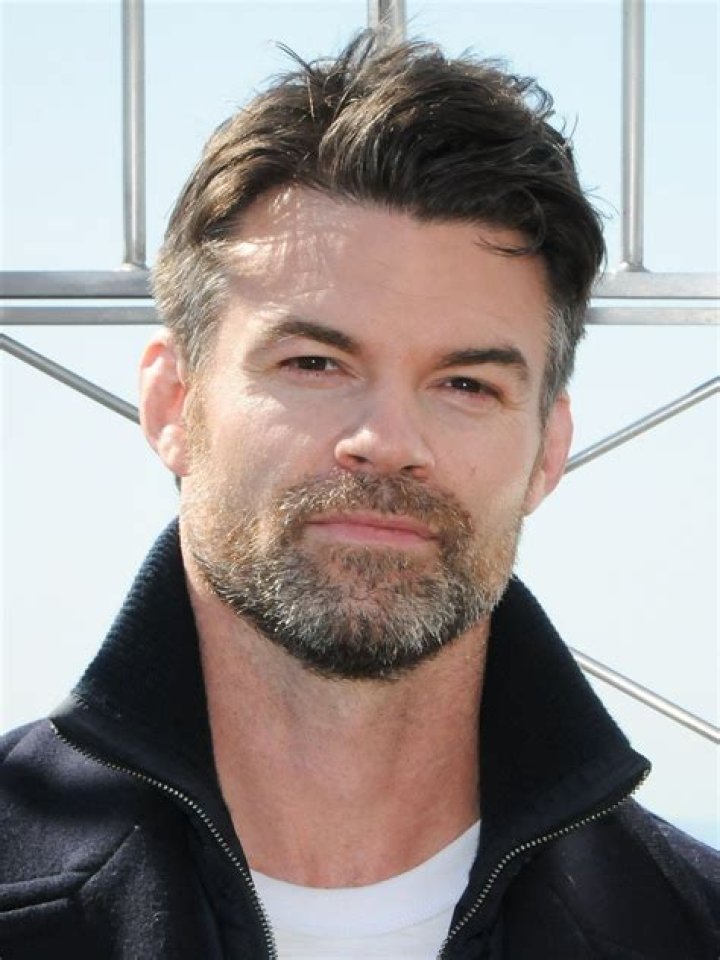 Daniel Gillies | Wife, Virgin River, Kids, Net Worth, Family, Wiki, Bio Brother, Rachael Leigh Cook, Siblings, Married, Son, Daughter, Children, The Vampire Diaries, The Originals, Broken Kingdom