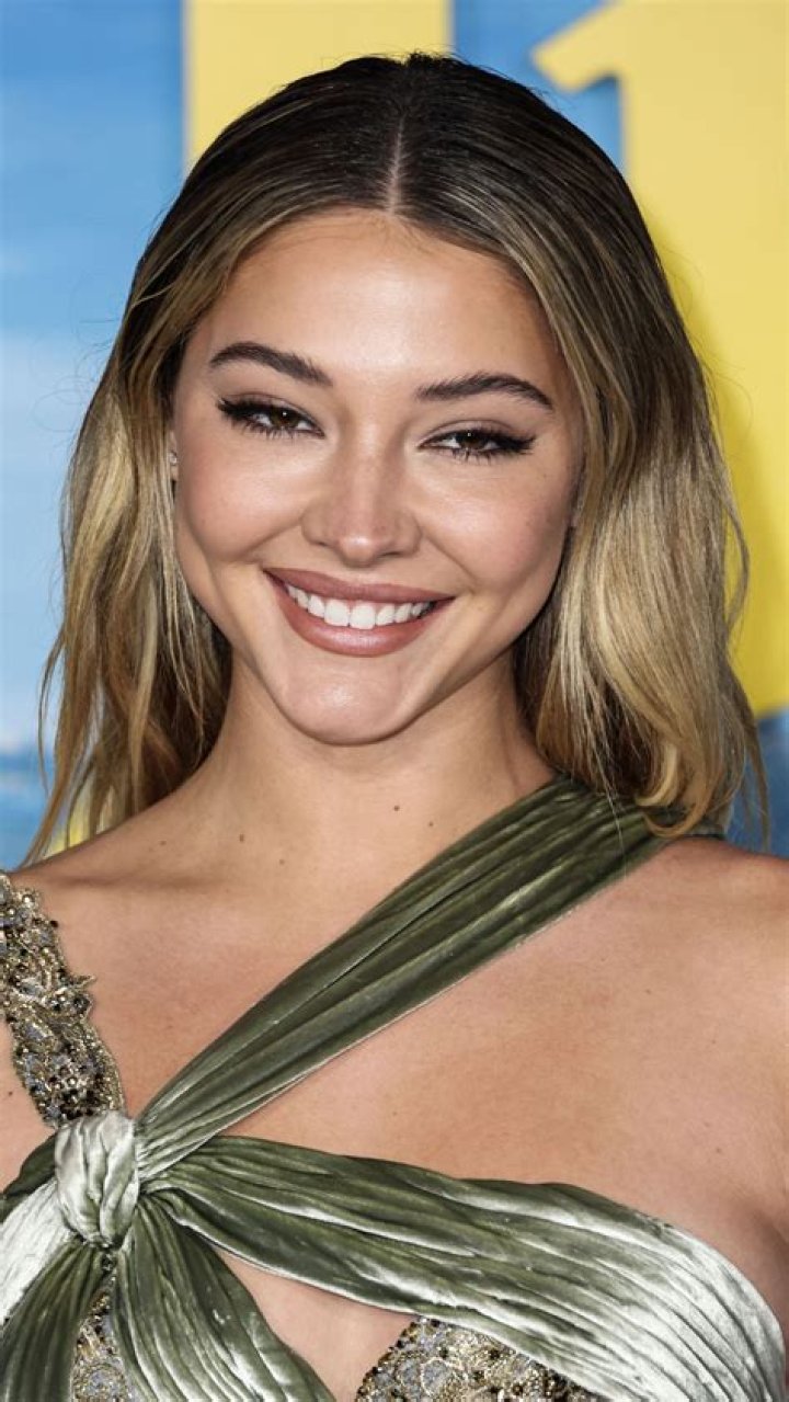 Hire Madelyn Cline For an Appearance at Events or Keynote Speaker Bookings.